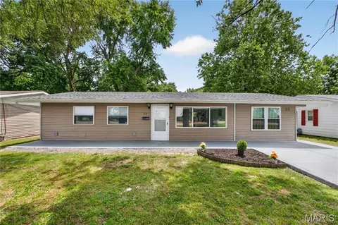 23 Hanover Ln, Cahokia, IL 62206
