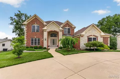 515 Graeser Rd, Creve Coeur, MO 63141