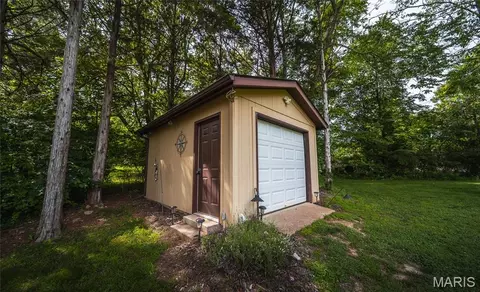Exterior - 1643 Sequoya Ih Rd, Cuba, MO 65453 photo 7 of 10