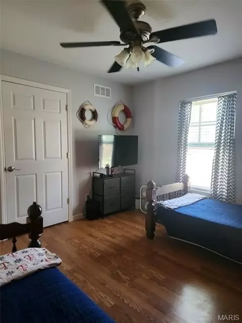 Bedroom - 1643 Sequoya Ih Rd, Cuba, MO 65453 photo 5 of 7