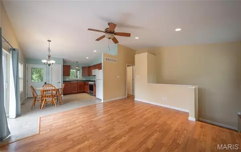 Living - 1643 Sequoya Ih Rd, Cuba, MO 65453 photo 2 of 4