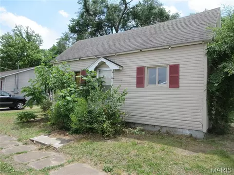 108 Elm, West Frankfort, IL 62896