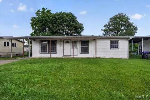 2325 Patterson Rd, Florissant, MO 63031