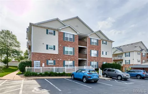 11087 Gravois Rd #302, Saint Louis, MO 63126