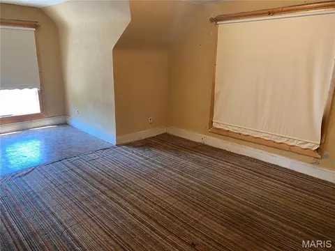 Bedroom - 310 Olive St, Hannibal, MO 63401 photo 4 of 6