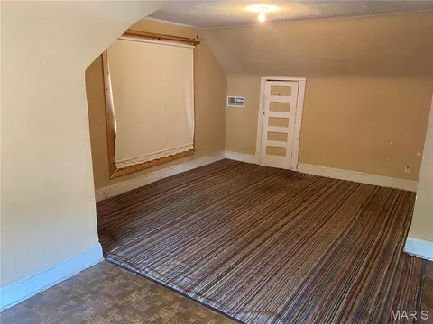 Bedroom - 310 Olive St, Hannibal, MO 63401 photo 3 of 6