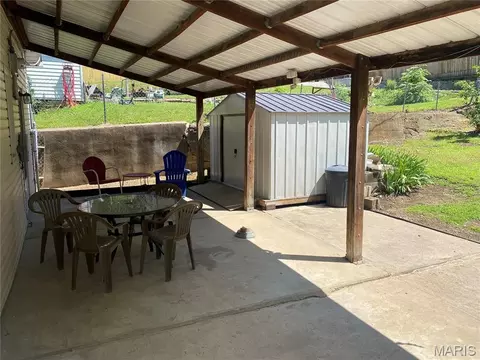 Exterior - 310 Olive St, Hannibal, MO 63401 photo 2 of 4