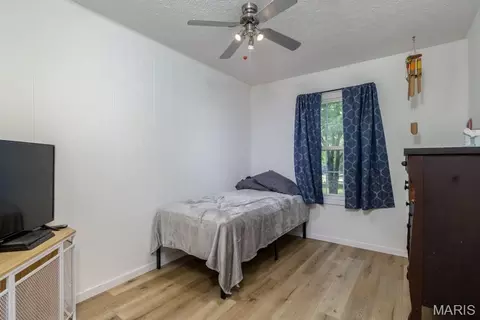Bedroom - 15895 Hallmark Ln, Saint Robert, MO 65584 photo 4 of 8