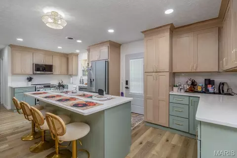 Kitchen - 15895 Hallmark Ln, Saint Robert, MO 65584 photo 1 of 4