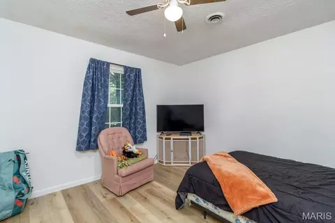 Bedroom - 15895 Hallmark Ln, Saint Robert, MO 65584 photo 6 of 8