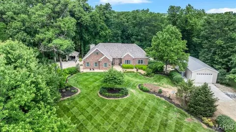 45 Oak Creek Dr, Moscow Mills, MO 63362