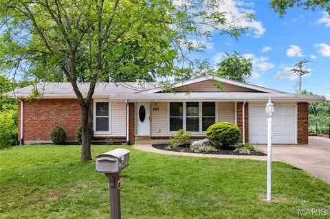 747 Burwick Ter, Manchester, MO 63021