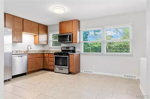 Kitchen - 747 Burwick Ter, Manchester, MO 63021 photo 1 of 3