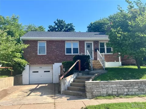 8903 Pine Ave, Saint Louis, MO 63144
