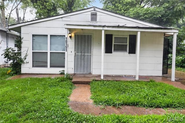 10151 Mayfair Dr, Saint Louis, MO 63136