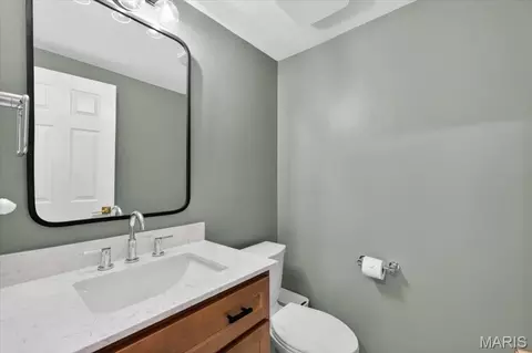 Bath - 1428 Cedar Bluff Dr, Ballwin, MO 63021 photo 1 of 3
