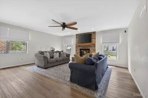 Living - 1428 Cedar Bluff Dr, Ballwin, MO 63021 photo 1 of 2