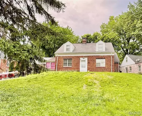 20 Green Acres Rd, Saint Louis, MO 63137