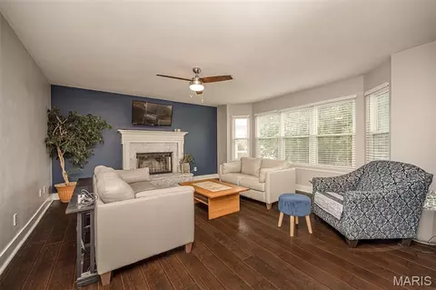 Living - 16 Tomahawk Ct, O'fallon, MO 63366 photo 1 of 2