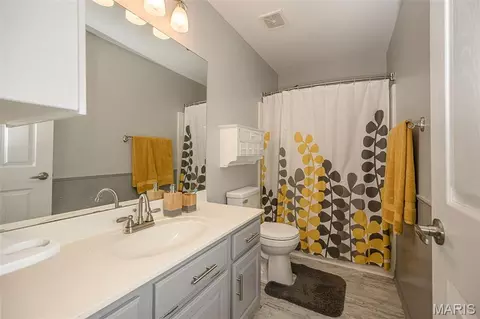 Bath - 16 Tomahawk Ct, O'fallon, MO 63366 photo 4 of 5