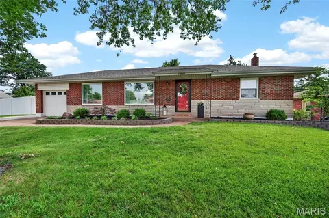 10020 Jeffleigh Ln, Saint Louis, MO 63123