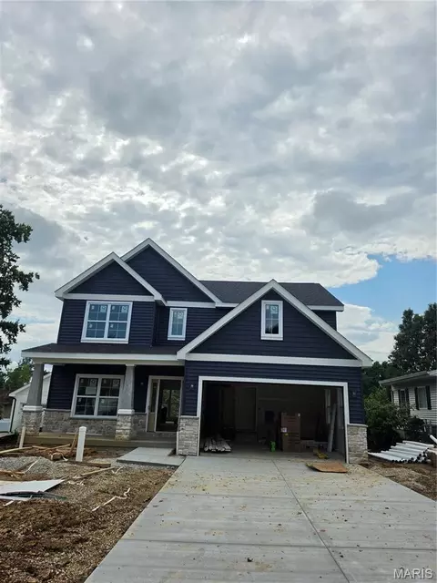 923 Poinsetta Ln, Kirkwood, MO 63122