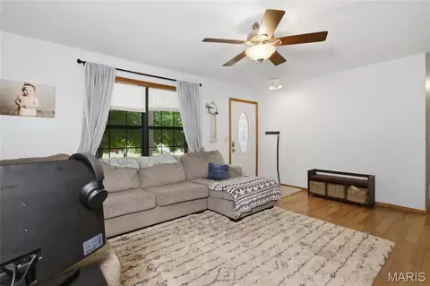 Living - 2622 Camelot Ct, Rolla, MO 65401 photo 2 of 2
