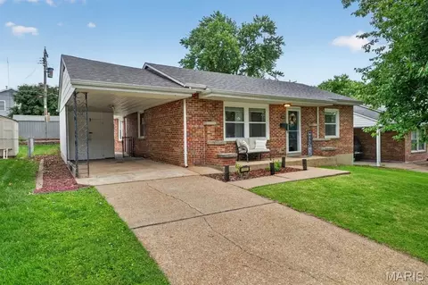 7404 Yates St, Saint Louis, MO 63116