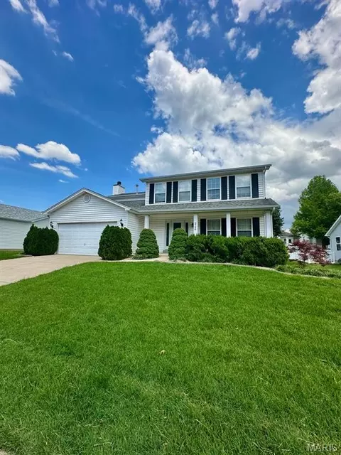 3798 Cambridge Crossing Dr, Saint Charles, MO 63304