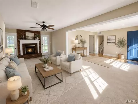 Living - 902 Jacobs Ln, O'fallon, MO 63366 photo 3 of 4