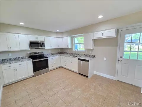 Kitchen - 902 Jacobs Ln, O'fallon, MO 63366 photo 1 of 1