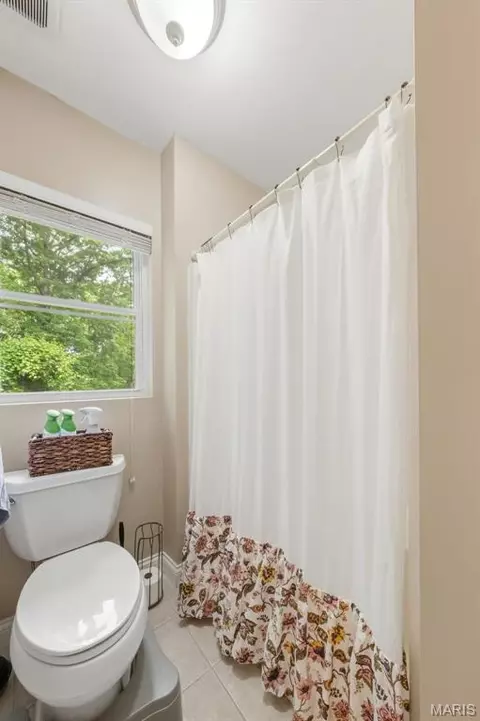 Bath - 609 Hoene Ridge Estates Dr, Eureka, MO 63025 photo 2 of 4