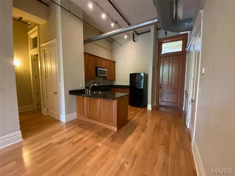 3556 Magnolia Ave #202, Saint Louis, MO 63118
