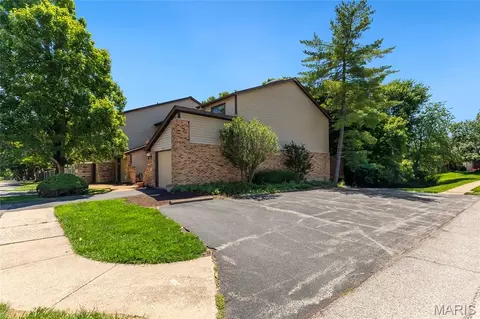 Exterior - 700 Windy Ridge Dr, Ballwin, MO 63021 photo 10 of 12