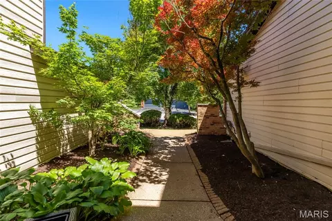 Exterior - 700 Windy Ridge Dr, Ballwin, MO 63021 photo 8 of 12