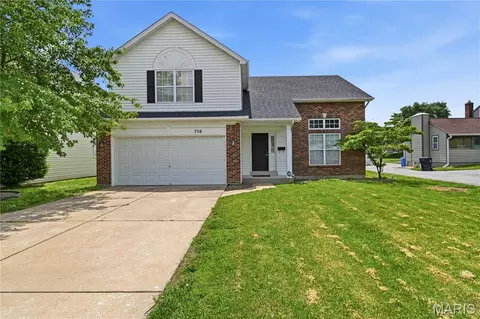 756 Charbonier Rd, Florissant, MO 63031