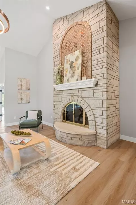 Living - 116 Timber Meadows Dr, O'fallon, MO 63368 photo 4 of 10