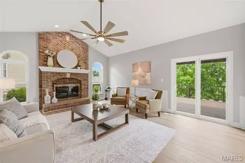 Living - 116 Timber Meadows Dr, O'fallon, MO 63368 photo 6 of 10
