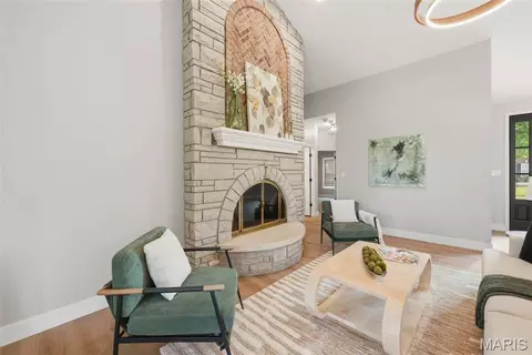 Living - 116 Timber Meadows Dr, O'fallon, MO 63368 photo 3 of 10
