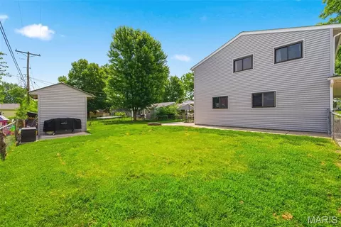 Exterior - 802 Love Dr, O'fallon, MO 63366 photo 9 of 15