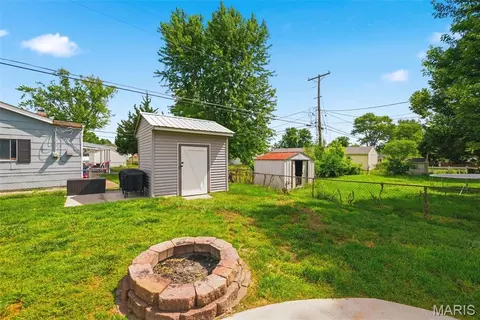 Exterior - 802 Love Dr, O'fallon, MO 63366 photo 11 of 15