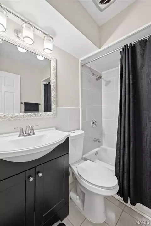 Bath - 802 Love Dr, O'fallon, MO 63366 photo 2 of 3