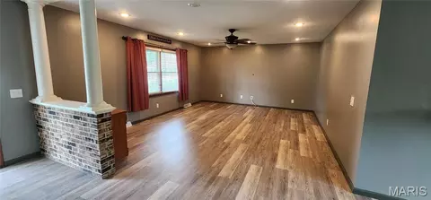 Living - 16 Gemini Dr, Hannibal, MO 63401 photo 2 of 5