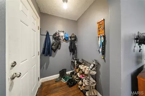 Entry Way - 704 E State Highway 72, Rolla, MO 65401 photo 1 of 1