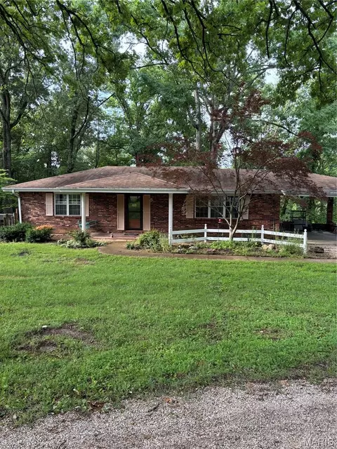 1106 White Oak Dr, Poplar Bluff, MO 63901