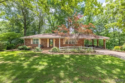 1106 White Oak Dr, Poplar Bluff, MO 63901