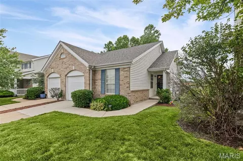 73 Jost Villa Dr, Florissant, MO 63034