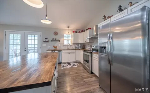Kitchen - 73 N Scott Rd, Cuba, MO 65453 photo 1 of 3