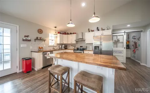 Kitchen - 73 N Scott Rd, Cuba, MO 65453 photo 3 of 3