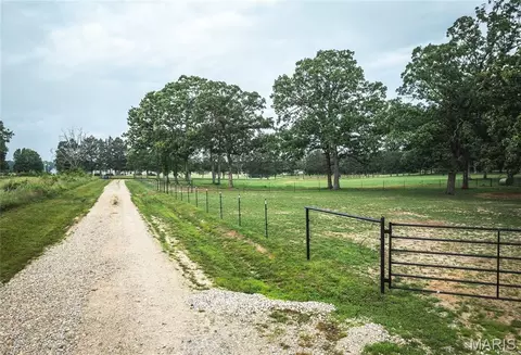 Exterior - 73 N Scott Rd, Cuba, MO 65453 photo 2 of 13